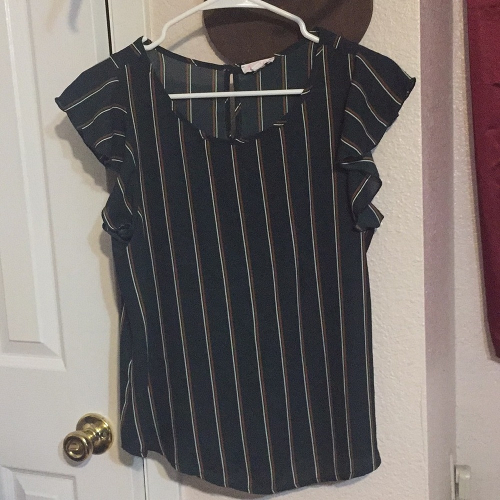 A’GACI Striped ruffled sleeves !